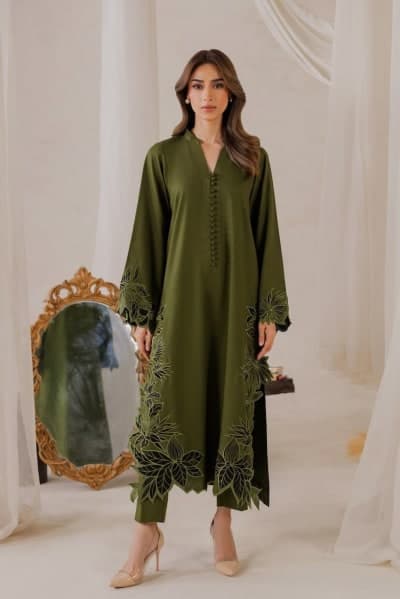 TWO PIECE SET DESIGNED WITH INTRICATE DETAILINGS - VISCOSE SILK