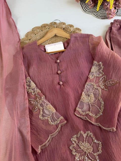 KURTA PALAZZO AND DUPATTA SET view 1