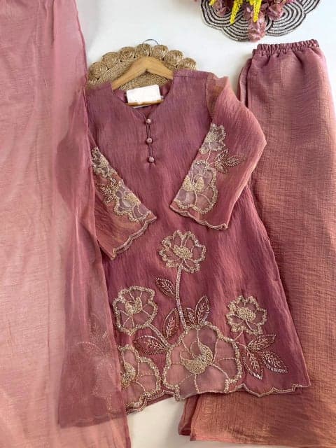 KURTA PALAZZO AND DUPATTA SET view 4
