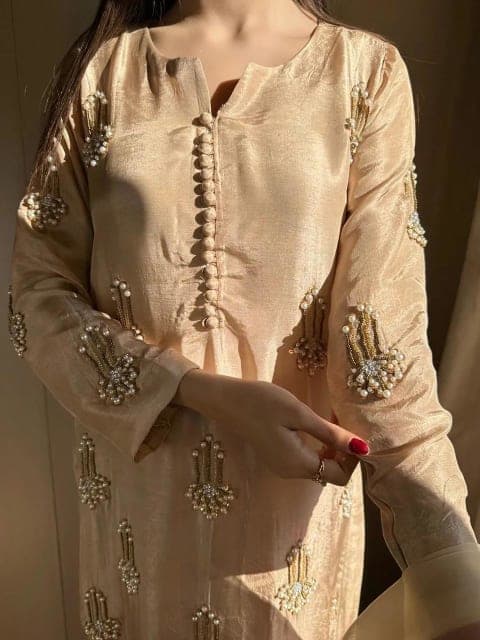 Champagne & Crimson Ombre Embellished Kurta Set view 4