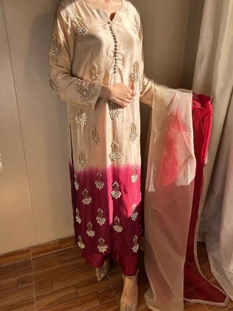 Champagne & Crimson Ombre Embellished Kurta Set view 5