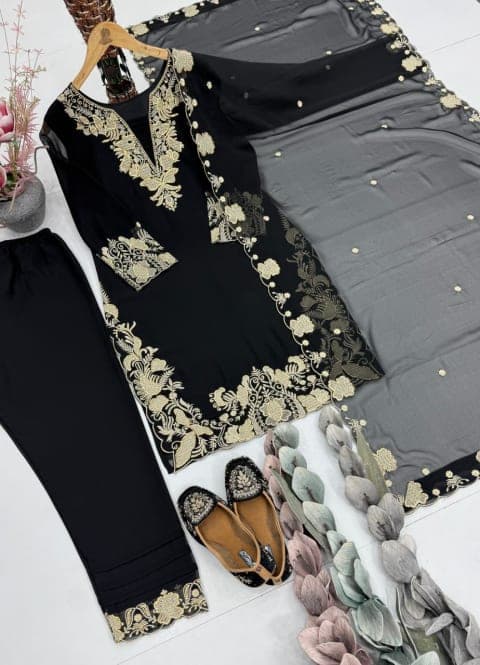 Pakistani Party wear view 3