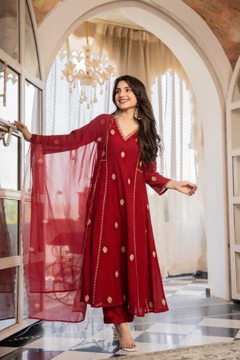 CRUSH SILK EMBROIDERY SUIT WITH ORGANZA DUPATTA view 1