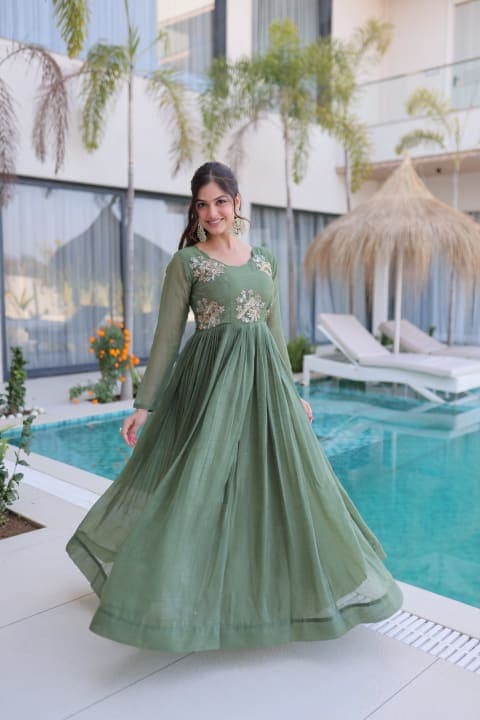 GOWN – SILVER CRUNCHY WITH BEADS EMBROIDERY WORK view 2