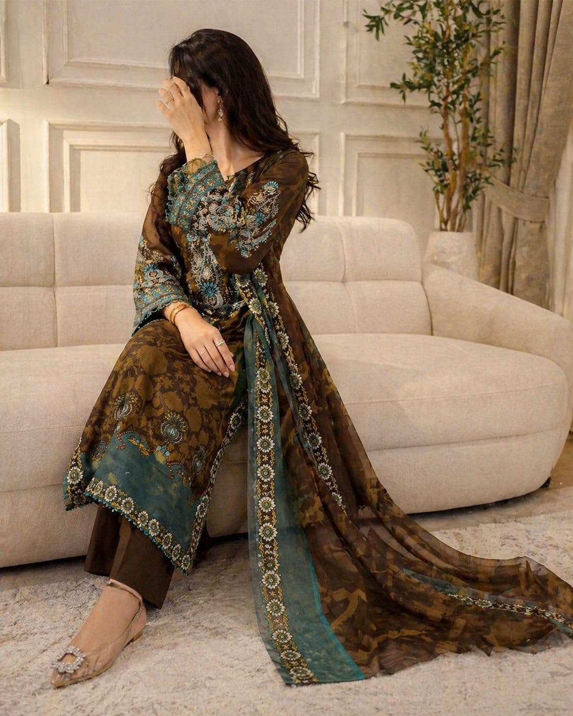 PURE COTTON PRINT WITH EXCLUSIVE PATCH EMBROIDERY - CIFFON DUPATA view 2