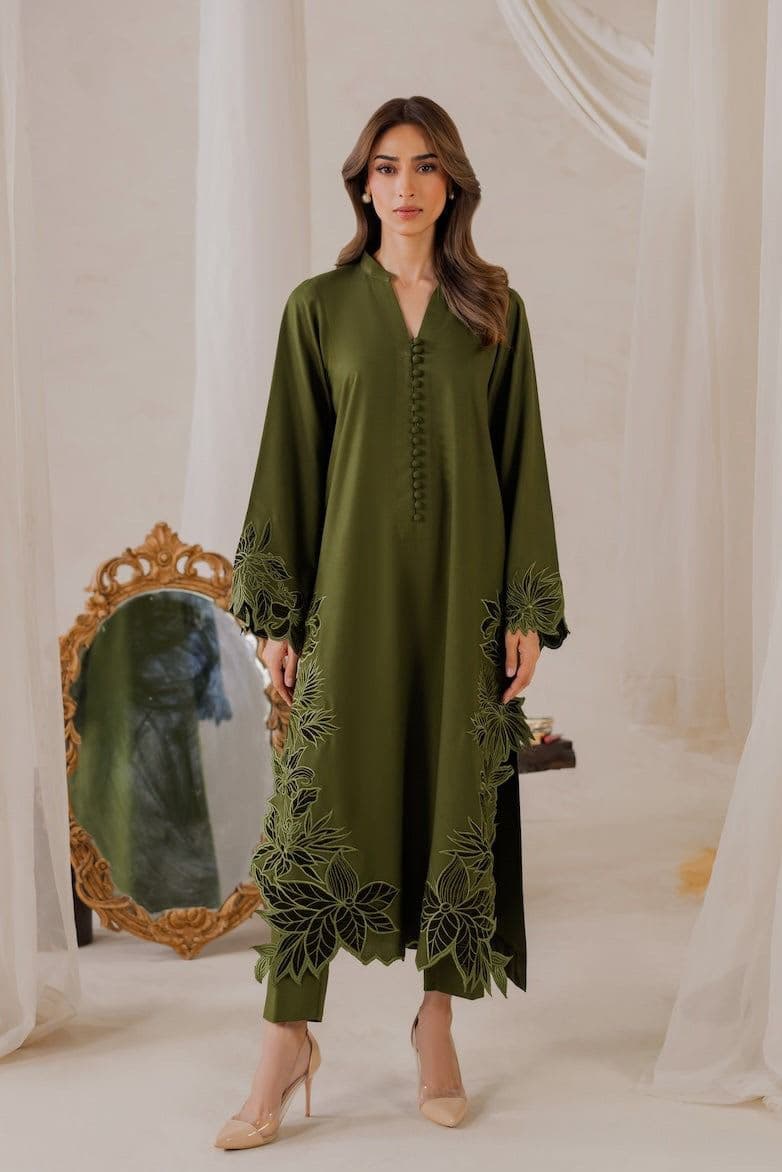 TWO PIECE SET DESIGNED WITH INTRICATE DETAILINGS - VISCOSE SILK