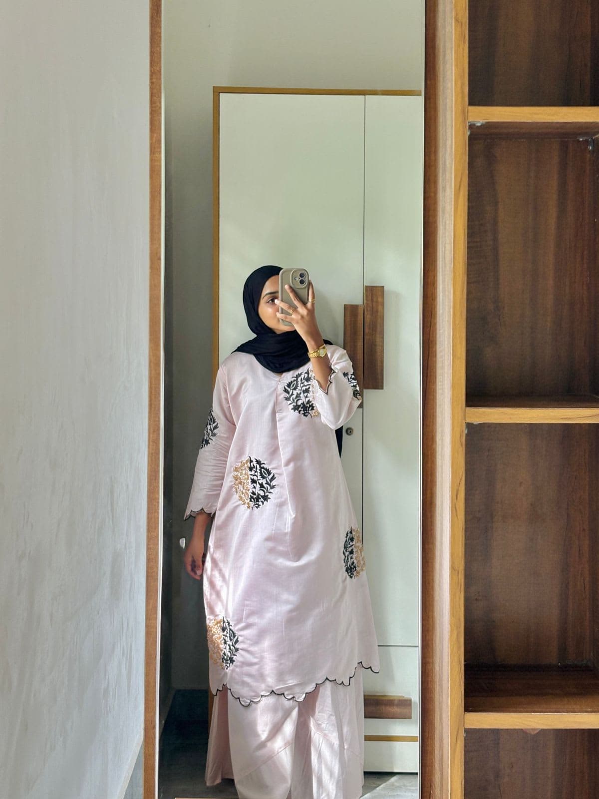 EMBROIDERED SALWAR SUIT - 483 view 4